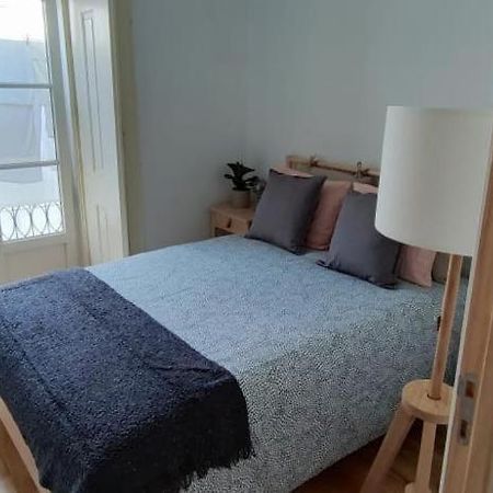 Quarto Com Varanda Na Rua Dos Douradores Lissabon Buitenkant foto