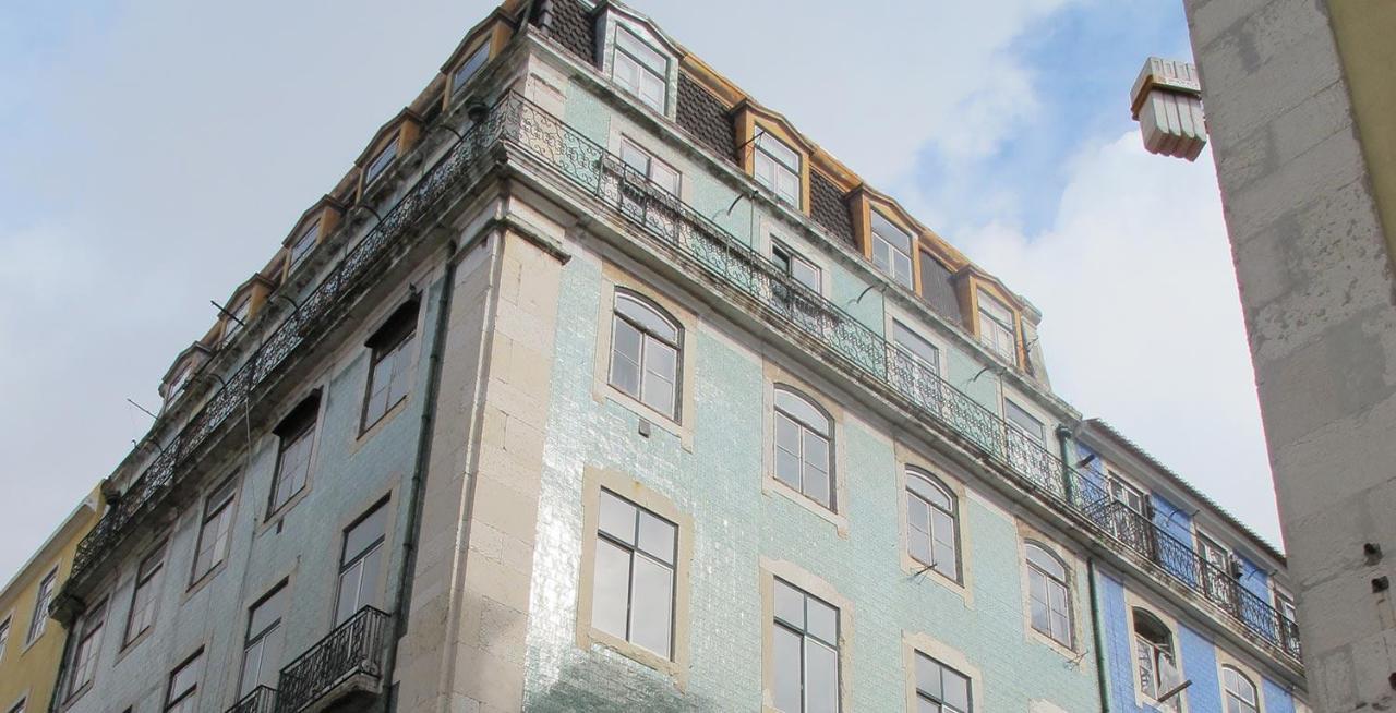 Quarto Com Varanda Na Rua Dos Douradores Lissabon Buitenkant foto