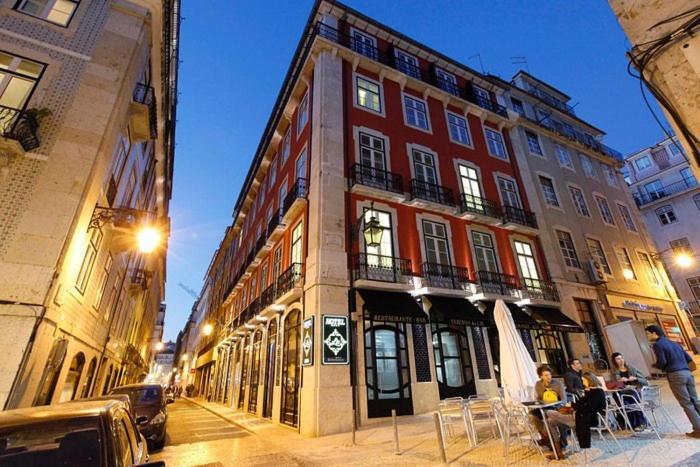 Quarto Com Varanda Na Rua Dos Douradores Lissabon Buitenkant foto