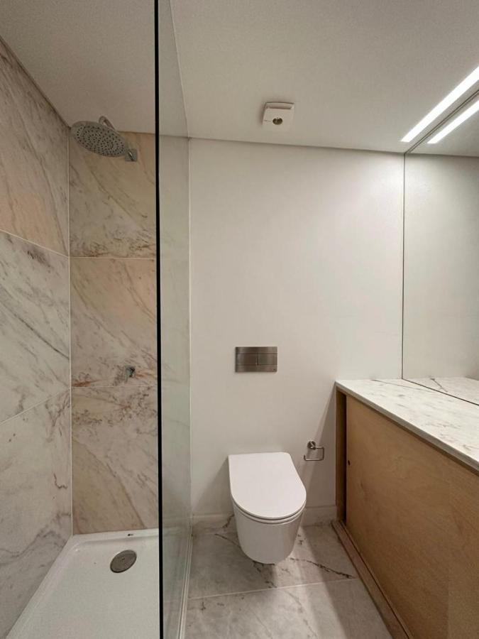 Quarto Com Varanda Na Rua Dos Douradores Lissabon Buitenkant foto