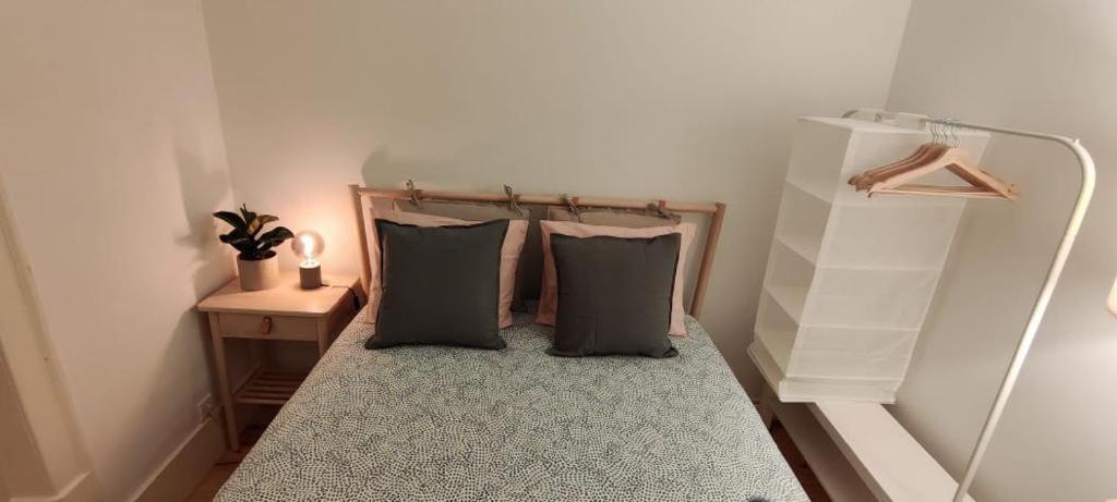 Quarto Com Varanda Na Rua Dos Douradores Lissabon Buitenkant foto
